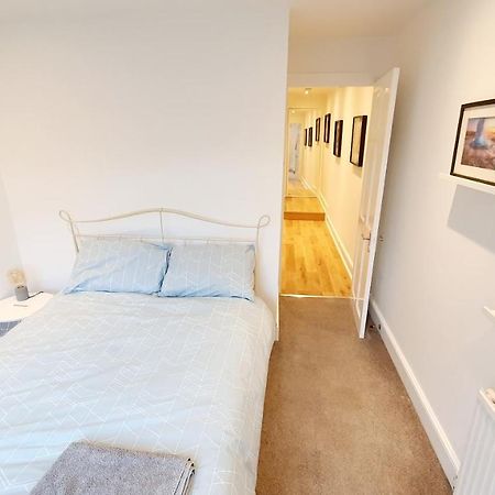 Lovely 2 Bedroom Period Garden Flat. Лондон Екстериор снимка