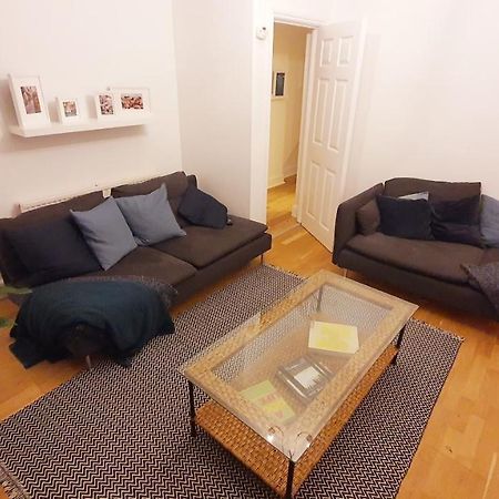Lovely 2 Bedroom Period Garden Flat. Лондон Екстериор снимка