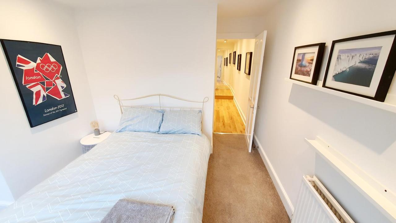 Lovely 2 Bedroom Period Garden Flat. Лондон Екстериор снимка