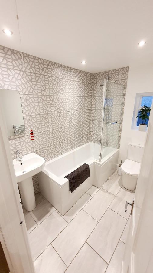 Lovely 2 Bedroom Period Garden Flat. Лондон Екстериор снимка