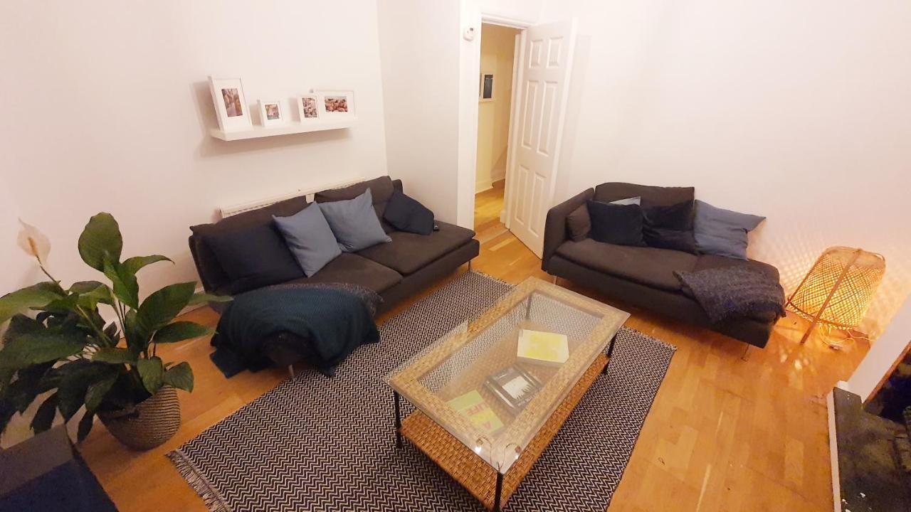 Lovely 2 Bedroom Period Garden Flat. Лондон Екстериор снимка